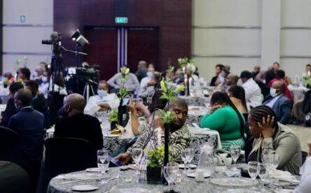 andrea-qoqonga-dxyyr_UzH6Q-unsplash